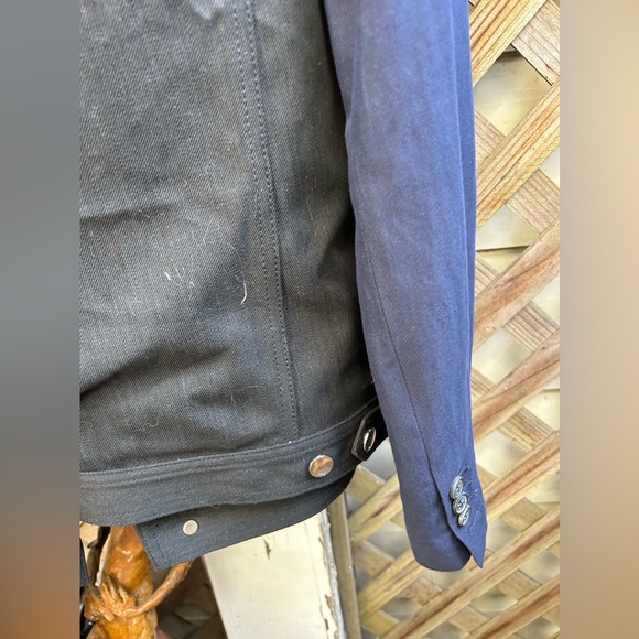 Marc Jacobs Trucker Jacket, dk blue denim bodice w/Mediu Blue Twill Sleeves Med. - Picture 5 of 13